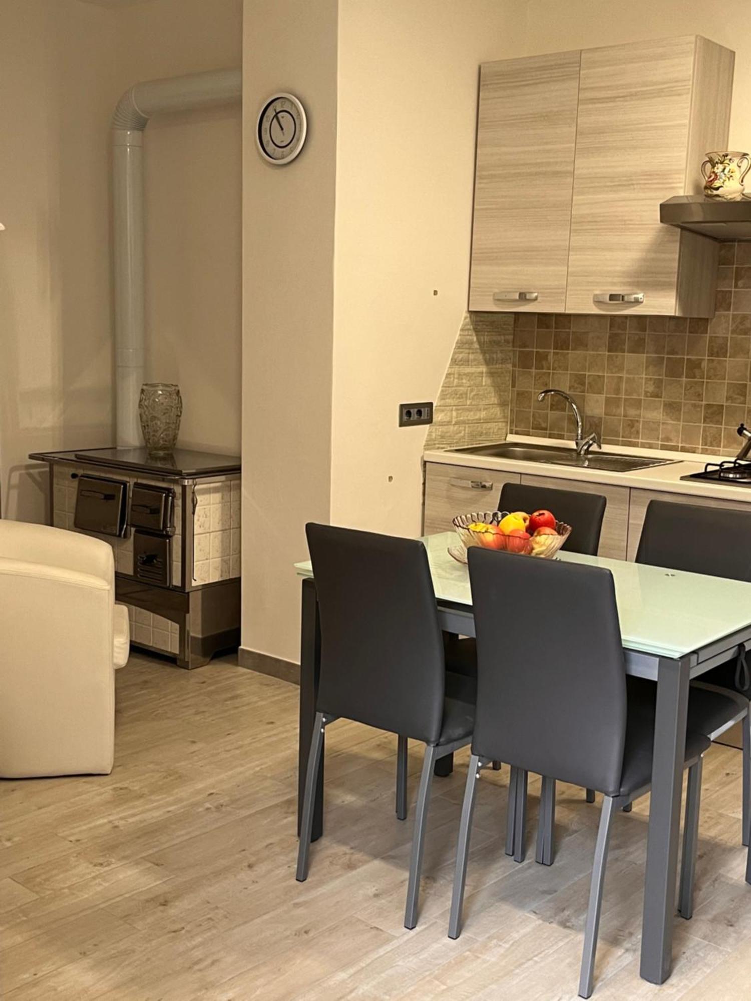 Casa Mario Apartment Riva del Garda Luaran gambar